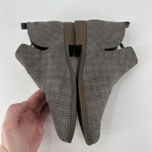 Dr. Scholl’s Gray Faux Suede Ankle Boots Booties Cutout Perforated Size 8M‎ - Picture 3 of 9